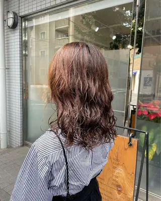 ミディアム パーマ monami 山本華菜のヘアスタイル