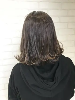 ショート カラー 高木 麻知子のヘアスタイル