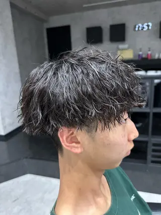 ショート パーマ メンズ ユウ🪄 パーマ指名No1のヘアスタイル