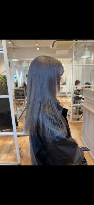 セミロング カラー ミルクティー× グレージュMOMOのヘアスタイル