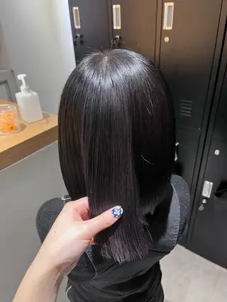 ミディアム カラー レイヤーカット/ うる艶カラー/ユイのヘアスタイル