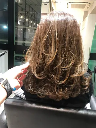 ミディアム Toiro 中目黒のヘアスタイル