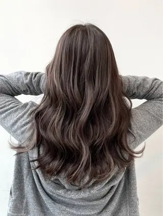ロング ✨透明感艶カラー YUKI✨のヘアスタイル