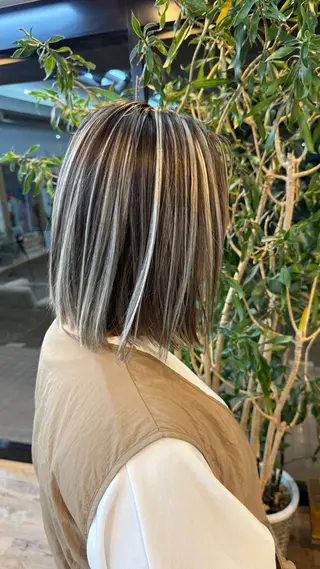 ミディアム Cure2所属・🌈白いハイライト 🌈 🐶ノザワ🐶のヘアスタイル