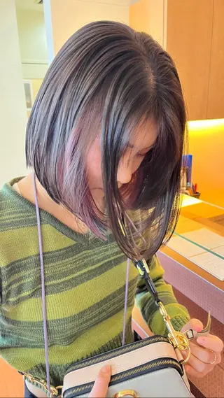 ミディアム カラー 犬塚 梨花のヘアスタイル