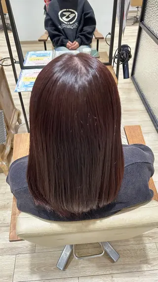 セミロング カラー 伊藤 梨緒のヘアスタイル