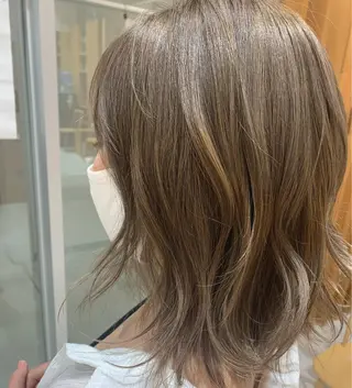 ミディアム カラー 下川 由貴のヘアスタイル