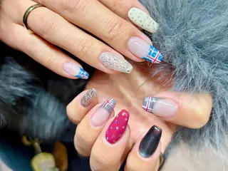 ネイル 五十部 瞳子 パラジェルのネイルデザイン