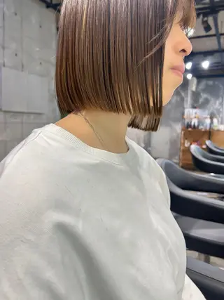 ショート カラー 僕なら縮毛矯正してて もブリーチできますのヘアスタイル