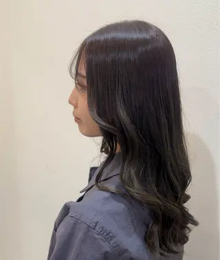 セミロング LUCIDOSTYLEBEGIN所属・赤星 奏音のヘアスタイル