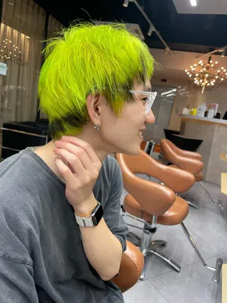 ショート カラー メンズ ウルフとハイトーン みっちー✂️のヘアスタイル