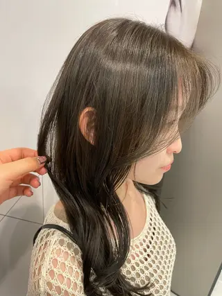 セミロング カラー HARUKI MINATO Japan FUKUOKA所属・秋屋 美々梨のヘアスタイル