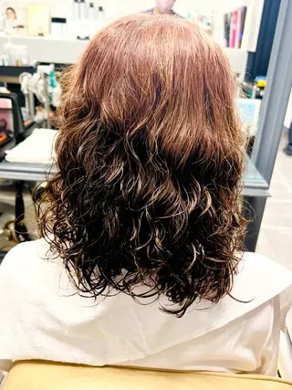 セミロング アートラッシュフォーヘア所属・柴田 新菜のヘアスタイル