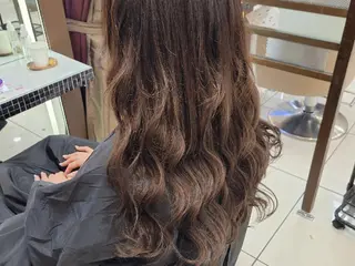 ロング カラー 羽エクステ🩷 🤍まき🤍のヘアスタイル