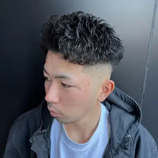 ショート パーマ 豊崎 佑輔のヘアスタイル