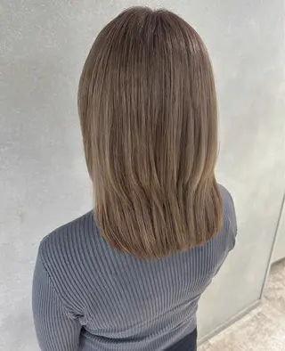 ミディアム カラー 唐澤 千尋のヘアスタイル