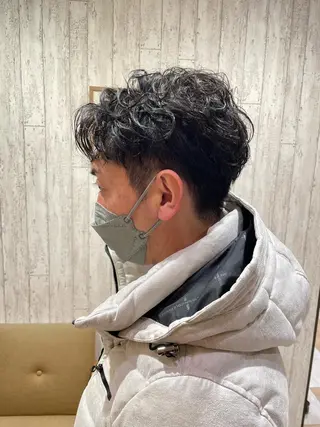 ショート パーマ メンズ ツイスパ/メンズ特化 🦋𝑺𝑶𝑵𝑬のヘアスタイル