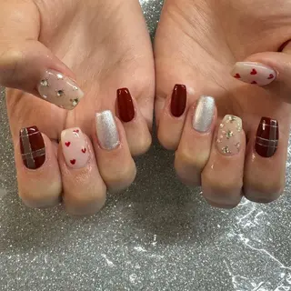 ネイル VIERU 🌈🎀💖のネイルデザイン