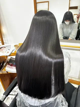 ロング カラー hoNua. 栄/透明感カラーのヘアスタイル