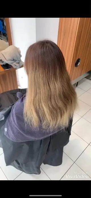 セミロング カラー 白髪ぼかしハイライト 柳川拓哉のヘアスタイル