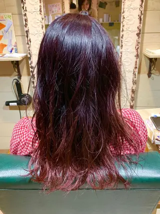 ロング カラー クワハラ イオリのヘアスタイル