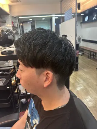 メンズ ヘア＆メイクヤマグチトゥシェル所属・池部 宥伎のヘアスタイル