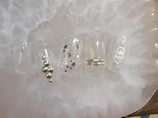 ミディアム ネイル Lucia 西葛西店のネイルデザイン