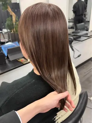 ロング レイヤーカット/透明 感カラー/aikaのヘアスタイル