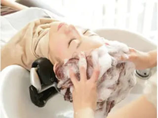 山岡 徹也のヘアスタイル