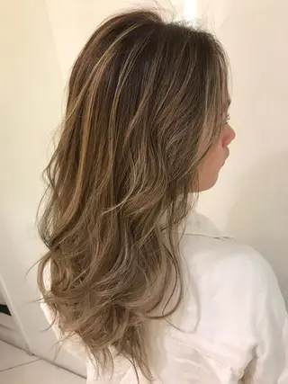 セミロング カラー WELLY TO KYOメンズカットのヘアスタイル