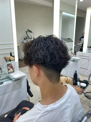 パーマ メンズ スパイラル波巻き パーマ井本汰壱のヘアスタイル