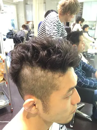 ショート メンズ 西山 恵太郎のヘアスタイル