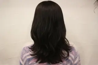 セミロング HARUKI💐笹塚 インナーカラーのヘアスタイル