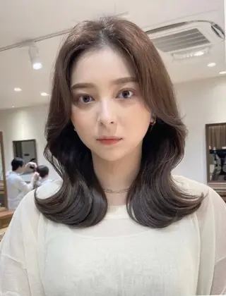 ミディアム Hello by Sea所属・レイヤー/艶髪/ボブ /くびれ/伊藤　勇司のヘアスタイル