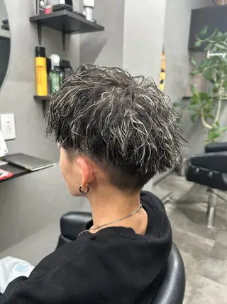 ショート カラー パーマ メンズ ゲーマー美容師 KENTOのヘアスタイル