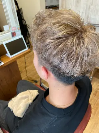 カラー MINDS LINO Reinaのヘアスタイル