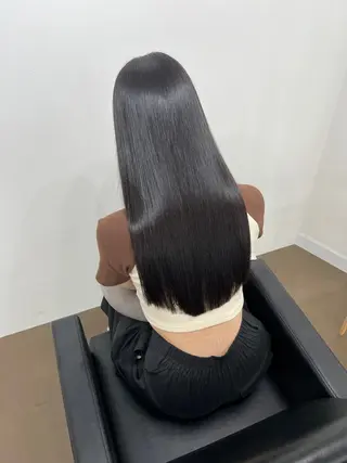 ロング 加藤 詩流のヘアスタイル