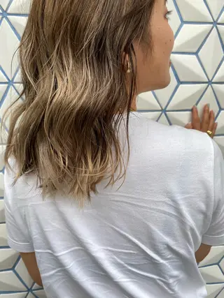 ミディアム カラー Miku /ブリーチ/ボブのヘアスタイル