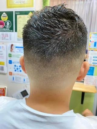 ショート メンズ Revie所属・松 下のヘアスタイル