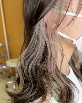 セミロング カラー peg.hair所属・ブリーチカラー🫧 森　凪沙のヘアスタイル