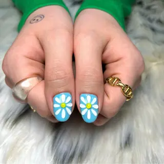 ネイル Laki nailのネイルデザイン