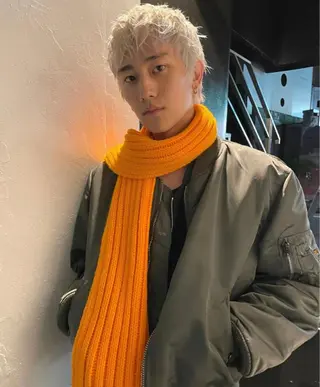 ショート カラー ヘアアレンジ メンズ スパイラルパーマ 🌐hina⭐️のヘアスタイル