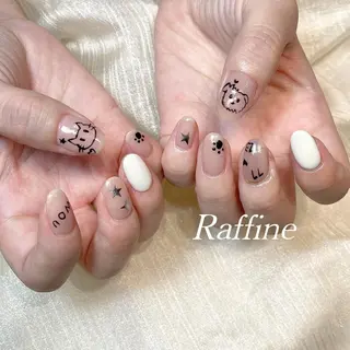 ネイル RAFFINE 月🦋🩵のネイルデザイン