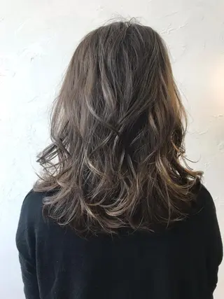 ミディアム HANA by RIZのヘアスタイル