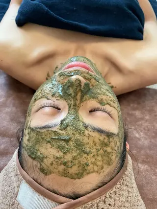 salon〜RePCa〜(サロンルピカ)所属・山﨑 藍のエステ・リラクイメージ