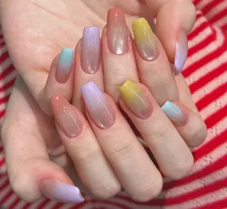 ネイル pink ladyサロン所属・べ にのネイルデザイン