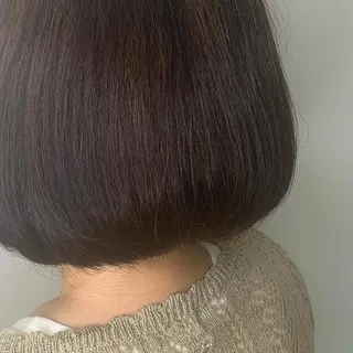 ショート カラー 小森 衣純のヘアスタイル