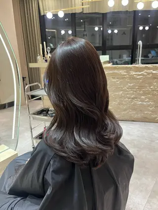 ロング カラー 顔周りカット/ 透明感カラー/ユナのヘアスタイル
