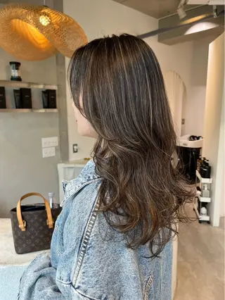 セミロング loe 薬院本店【ロエ】所属・早稲田 千尋のヘアスタイル