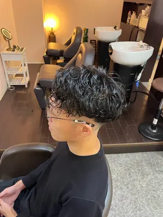 ミディアム パーマ CuMARi所属・予約の98.7%パー マ🌈men's専門のヘアスタイル
